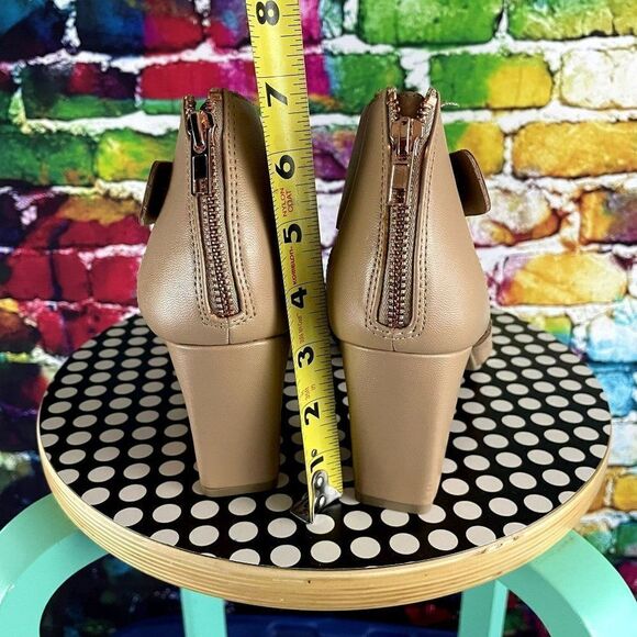 NWOB Lane Bryant Vegan Strappy Block Heel Open Toes Sandals Shoes 9 Wide - Picture 2 of 13